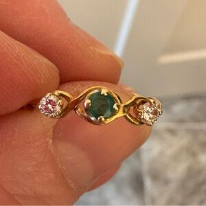 Elegant 14k Gold with Diamonds and Emerald Women's Ring